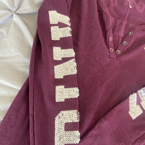 VS PINK BLING MAROON ONESIE - SMALL - Picture 7 of 7